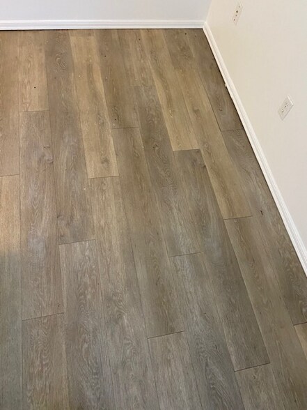 Building Photo - 551 S Sullivan St