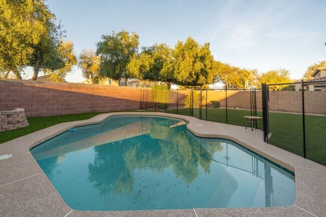 Building Photo - $3,500 For Lease Starting June 1, 2026 4 beds-2.5 Baths 2,421 Sq. Ft.  Amazing Gilbert 85298 Home...
