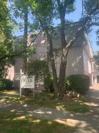 Building Photo - Chateau Apartments