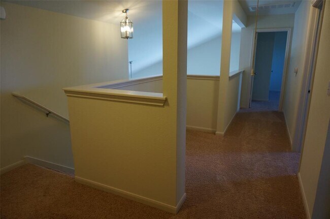 Building Photo - 384 Discovery