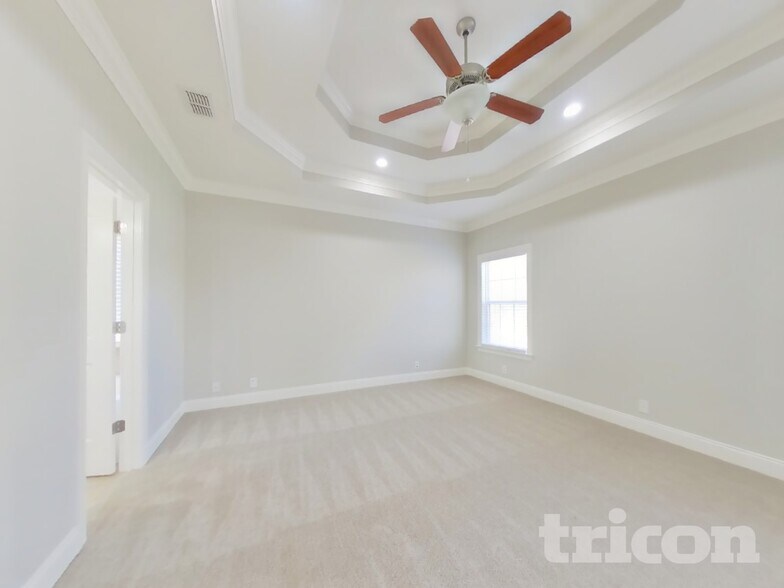 Building Photo - 1527 Dewsbury Dr