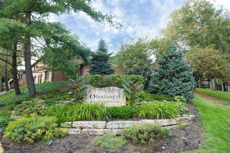 Olentangy Condominiums - 655 Providence Ave