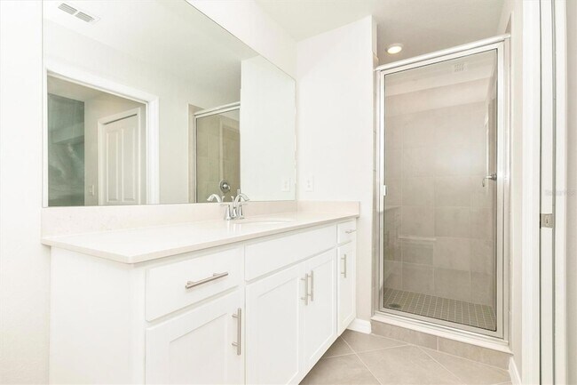 Building Photo - 12320 Wellen Golf St