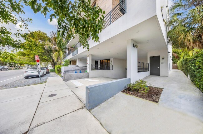 Building Photo - 3265 Bird Ave