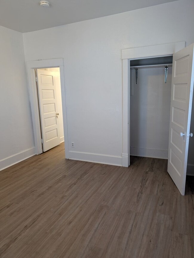 Building Photo - 921 5th St