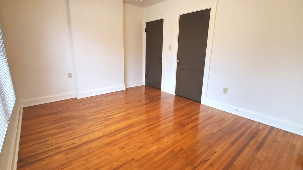 Building Photo - 115 W North Broadway St