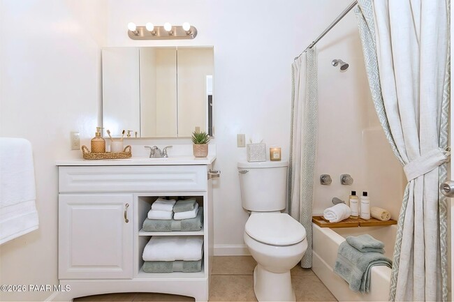 Building Photo - 8486 E Posse Cir