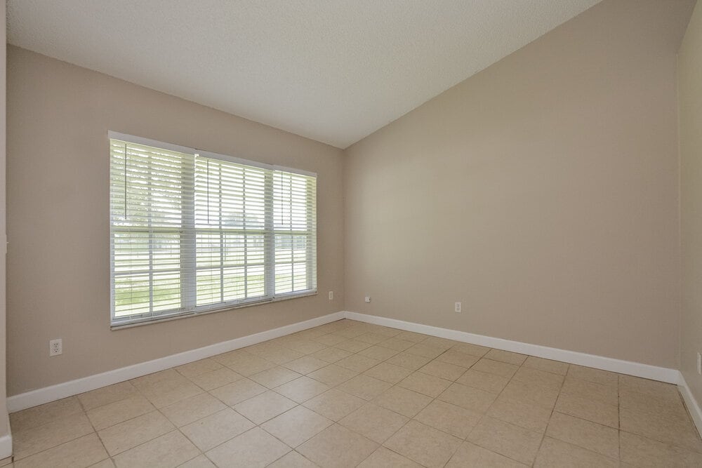 Building Photo - 1306 Silverthorn Dr