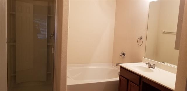 Building Photo - 12732 Northern Pine Dr