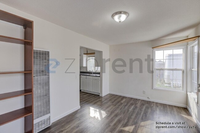 Building Photo - 1347 Sanford Ave