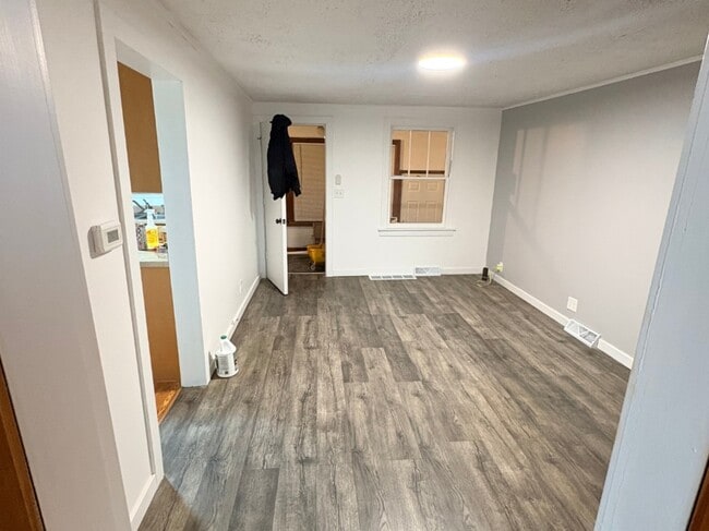 Building Photo - 3305 N Holdridge Ave