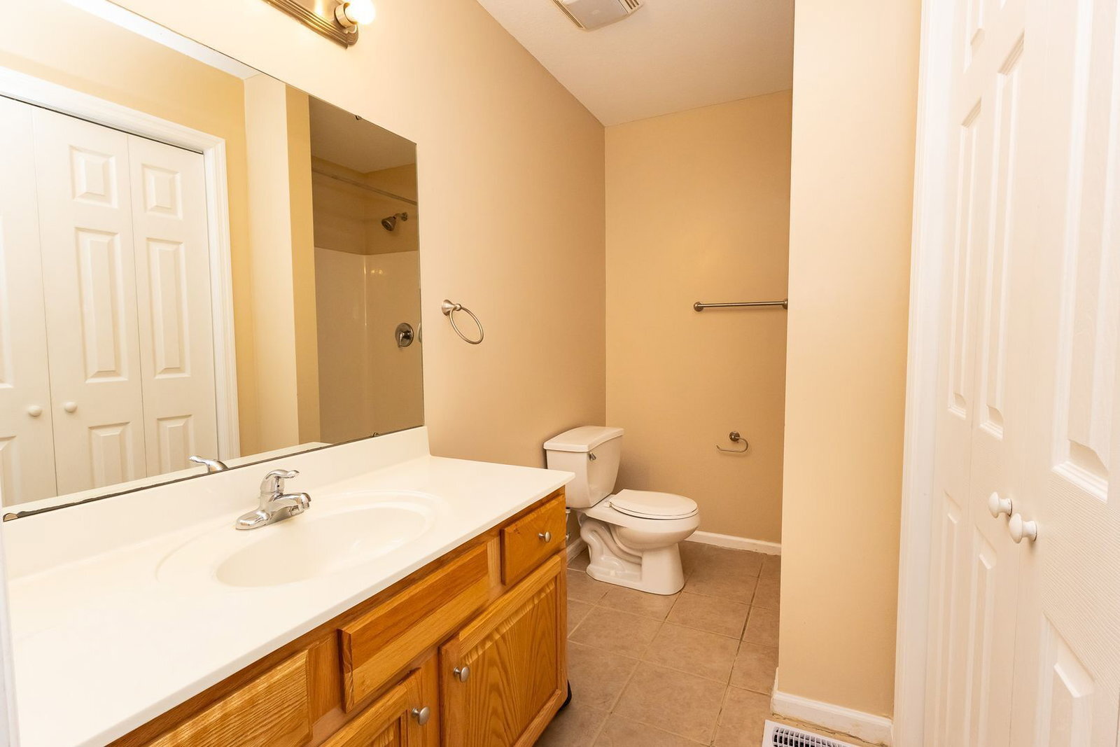 Building Photo - 4705 Montview Dr