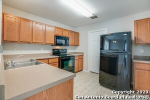Building Photo - 24238 Waterwell Oaks