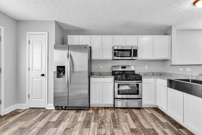 Building Photo - 7505 Hemrich Dr