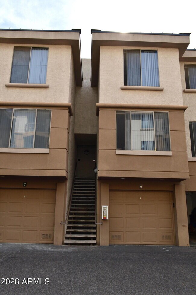 Building Photo - 1701 E Colter St