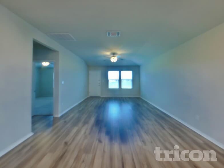 Building Photo - 5116 Saddle Clb Dr