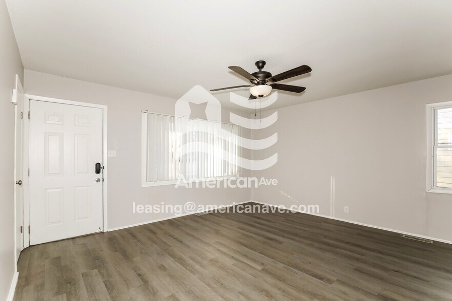 Building Photo - 1302 Brummit Ln