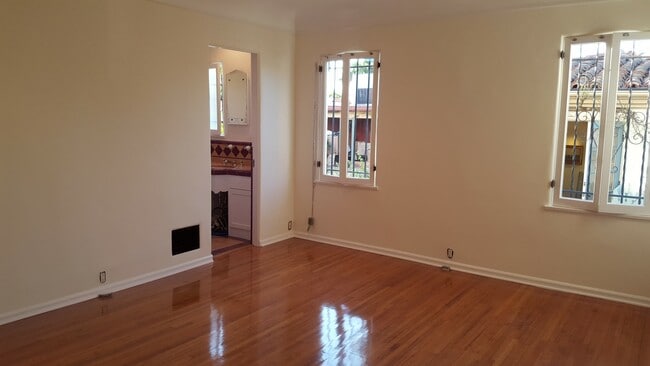 Your 2nd Bedroom Facing Out to the Garden - 1103 S Crescent Heights Blvd