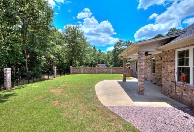 Building Photo - 3005 Daufaskie Rd