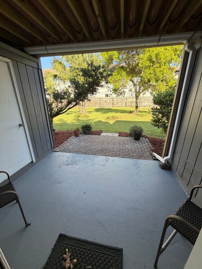 Building Photo - Coastal Living in the Heart of Destin