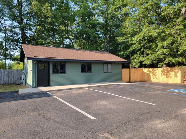 Primary Photo - Newly renovated 2 Bed 1 Bath, PETS WELCOME...