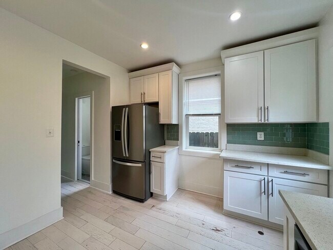 Building Photo - 1742 L St NE