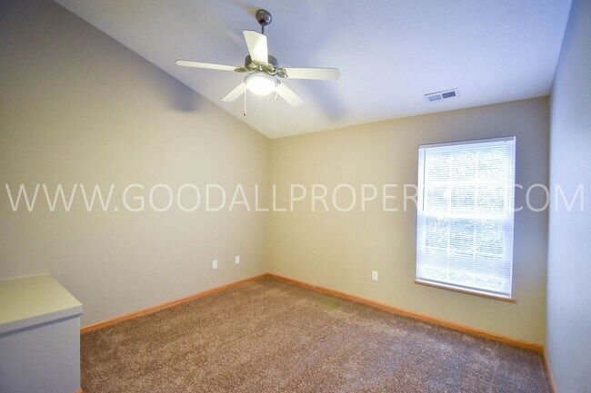 Building Photo - TWO FREE MONTHS OF RENT POSSIBLE!! 2 bedro...