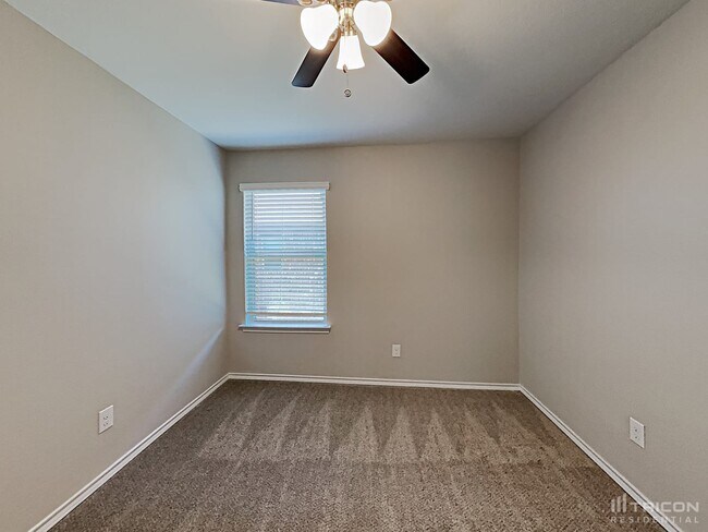 Building Photo - 2533 Doe Run