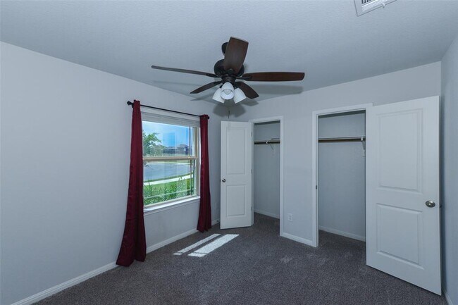 Building Photo - 216 Pearland St
