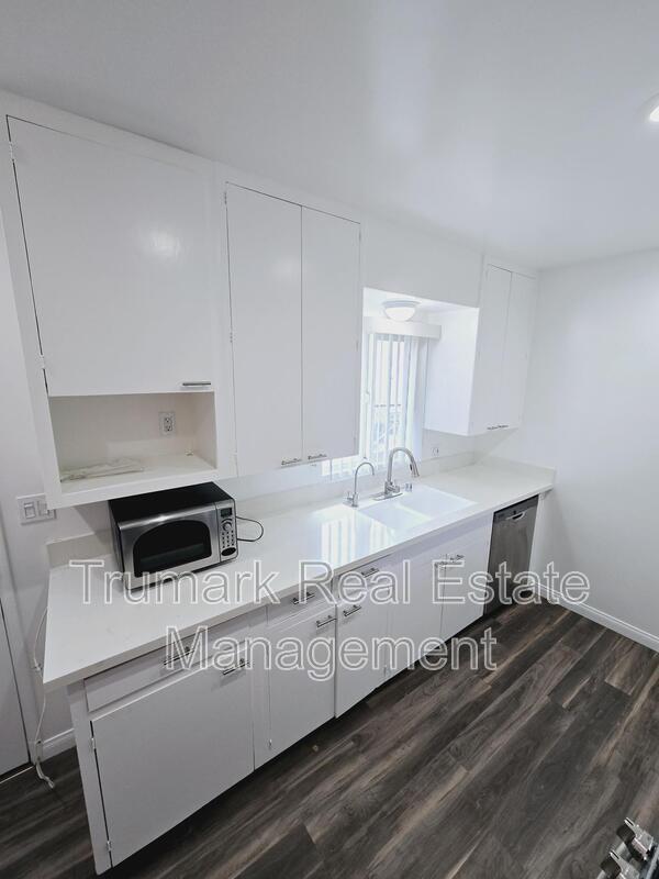 Building Photo - 525 E Harvard Rd