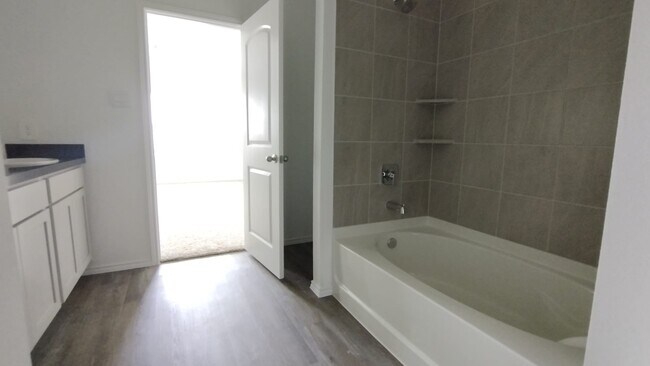 Building Photo - 24315 Saddlestone Green Dr