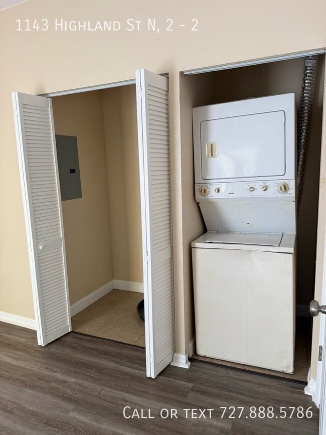 Building Photo - 1143 Highland St N