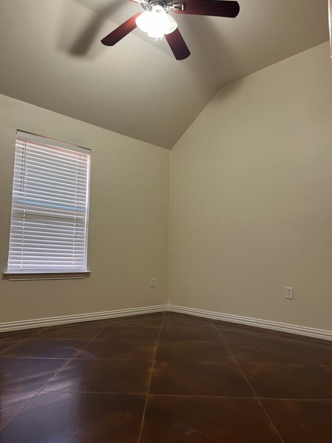 Building Photo - Four bedroom home located in prime neighbo...