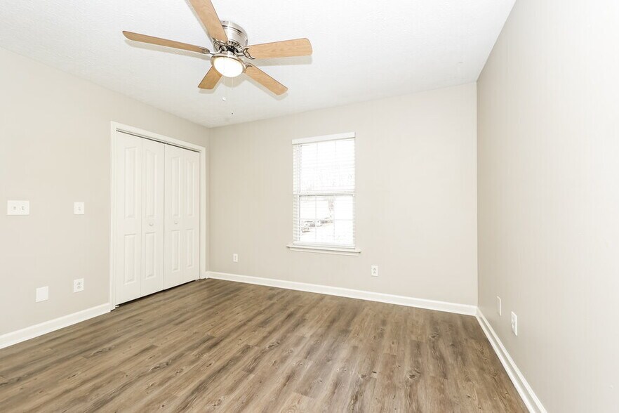 Building Photo - 1435 Tuffnell Dr