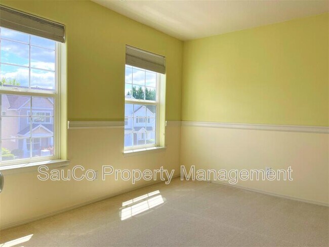 Building Photo - 16705 NW Arizona Dr