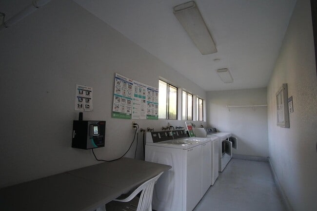 Building Photo - 2801 Los Felices Cir E