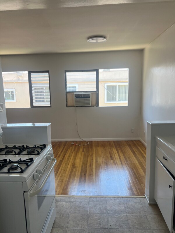 Building Photo - 3426 Mentone Ave