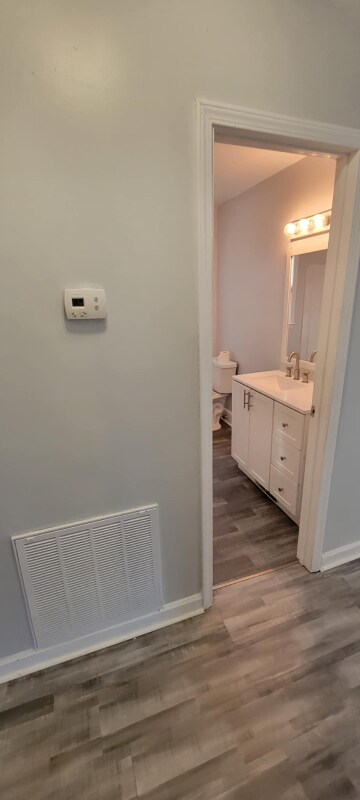 Building Photo - 321 Nelson St