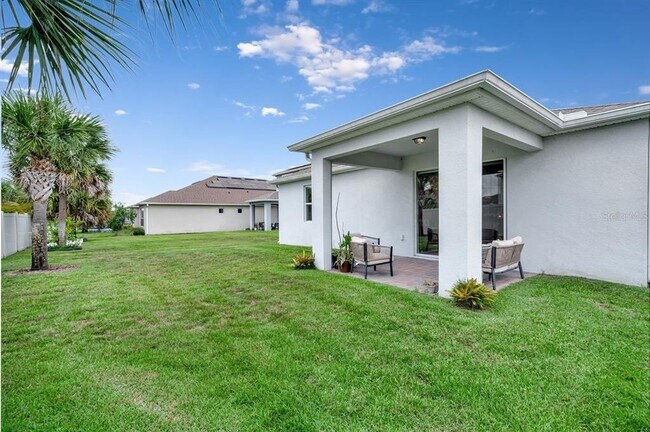 Building Photo - 3459 Current Ave