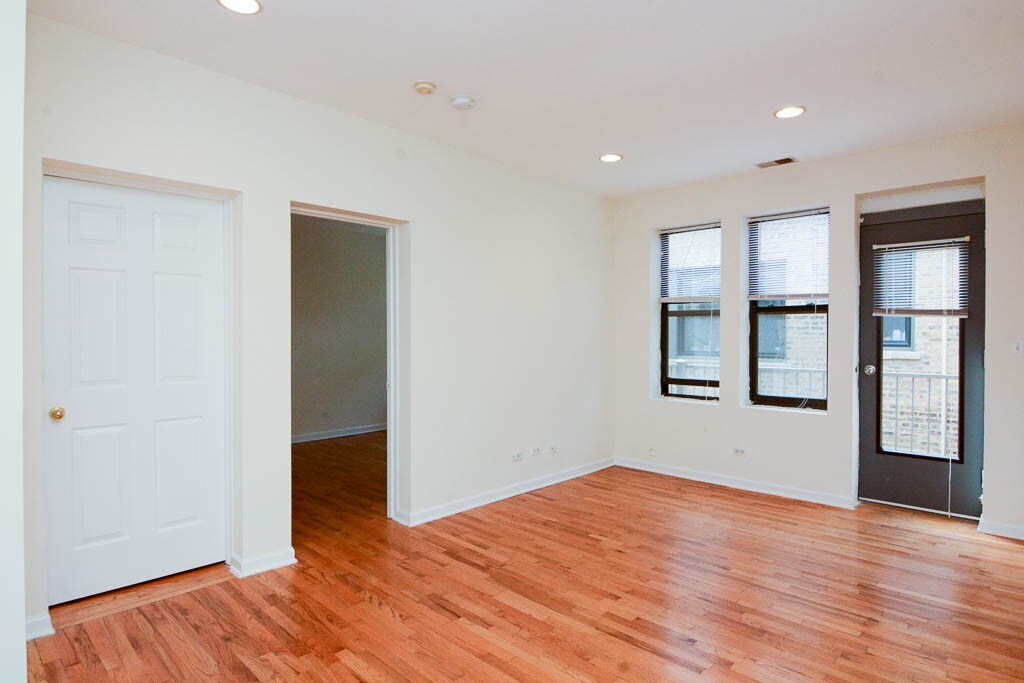 Building Photo - 911 W Dakin St