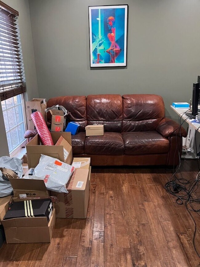 Building Photo - Single Family House