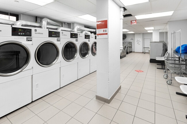 Building Photo - Park City Estates 1