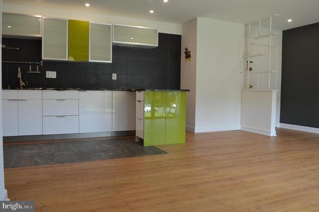 Building Photo - 10026 Fair Wds Dr