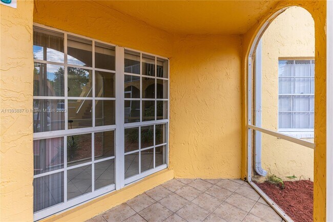 Building Photo - 15665 SW 74th Cir Dr