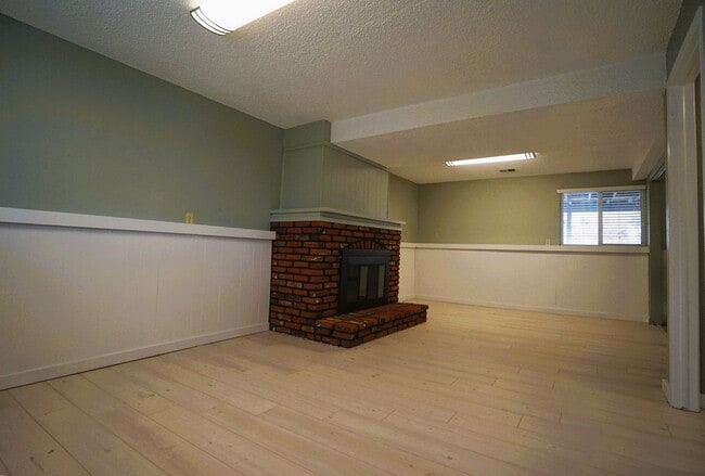 Building Photo - 10529 Pierson Cir