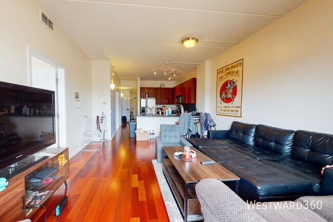 Building Photo - 873 N Larrabee-304