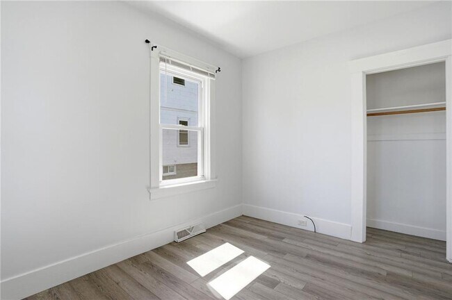 Building Photo - 1009 Willett Ave