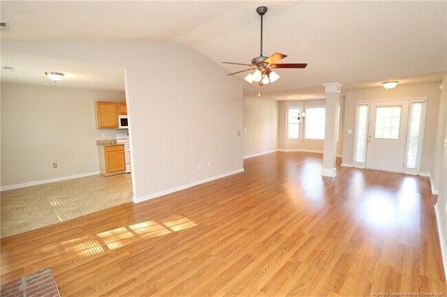 Building Photo - 305 Firefly Rd