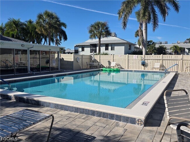 Building Photo - 7105 Quail Run Ct W