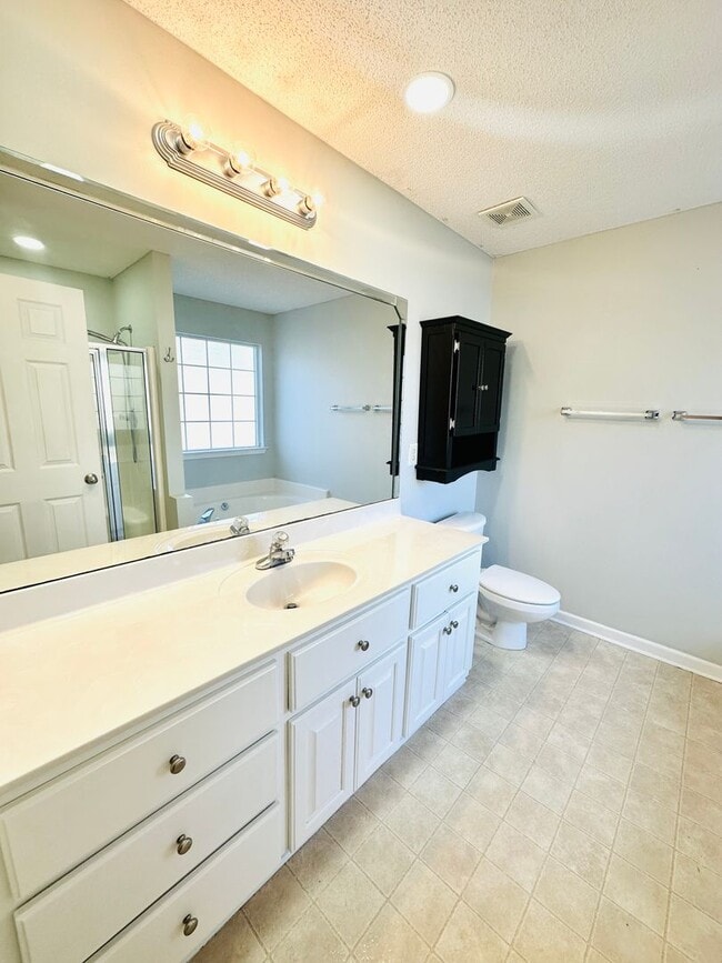 Building Photo - 206 Roaring Forks Dr